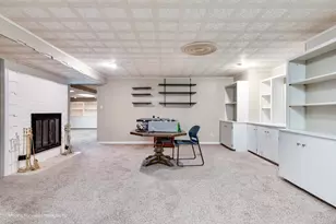 240 Park Crest Dr, Freeport, IL 61032 - Photo 20