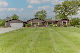 126 Denell Dr, Crete, IL 60417 - Photo 1