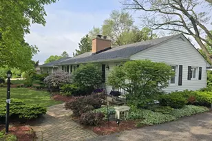 730 Skyline Dr, Barrington, IL 60010 - Photo 2