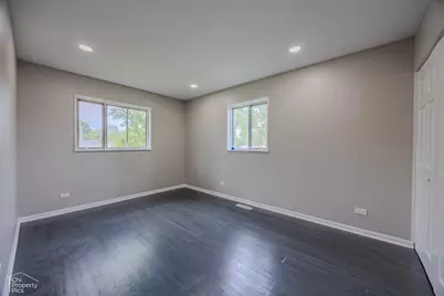 430 Bode Road, Hoffman Estates, IL 60169 - Photo 18