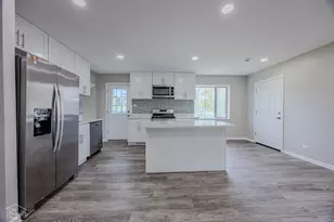 430 Bode Rd, Hoffman Estates, IL 60169 - Photo 6