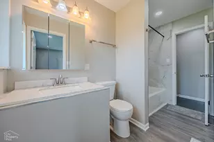 430 Bode Rd, Hoffman Estates, IL 60169 - Photo 10