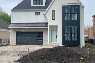 680 S Bryan St, Elmhurst, IL 60126 - Photo 1