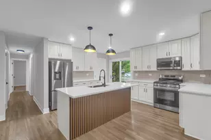 1119 Wheatland Dr, Shorewood, IL 60404 - Photo 2