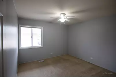 6048 Kit Carson Drive #6048, Hanover Park, IL 60133 - Photo 8