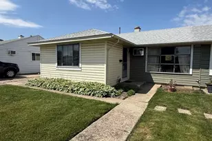 8750 S Kilbourn Ave, Hometown, IL 60456 - Photo 1