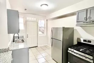 3918 W Augusta Blvd, Chicago, IL 60651 - Photo 4