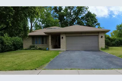 1621 Lawrence Cres, Flossmoor, IL 60422 - Photo 1