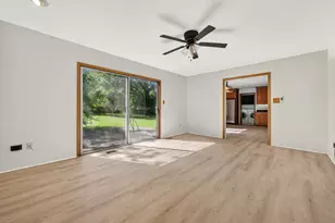647 Sedgwick Dr, Libertyville, IL 60048 - Photo 24