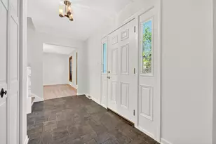 647 Sedgwick Dr, Libertyville, IL 60048 - Photo 4