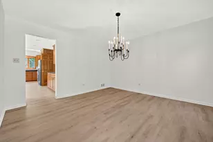 647 Sedgwick Dr, Libertyville, IL 60048 - Photo 10