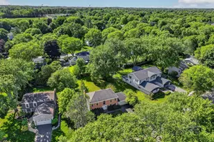 647 Sedgwick Dr, Libertyville, IL 60048 - Photo 46