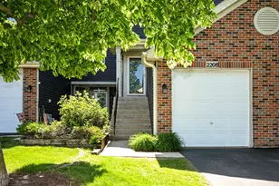 2208 Lake Ridge Dr, Glendale Heights, IL 60139 - Photo 2