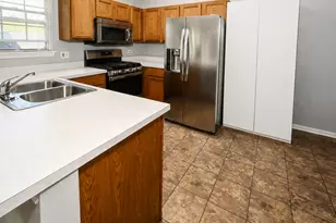 2208 Lake Ridge Dr, Glendale Heights, IL 60139 - Photo 10