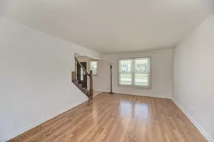 1446 Woodscreek Cir, Crystal Lake, IL 60014 - Photo 10