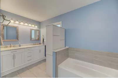 1446 Woodscreek Circle, Crystal Lake, IL 60014 - Photo 32