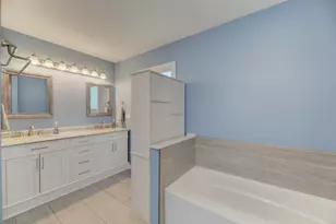 1446 Woodscreek Cir, Crystal Lake, IL 60014 - Photo 32