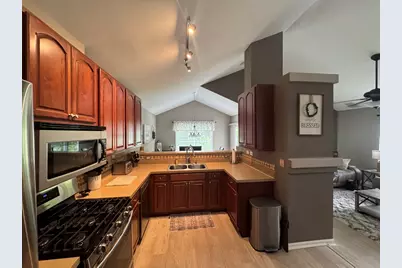 2506 Hatfield Court #0, Elgin, IL 60123 - Photo 4
