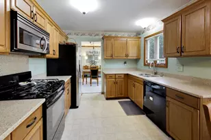 524 Edinburgh Ln, West Dundee, IL 60118 - Photo 6