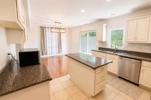 1925 Cloverdale Ct, Schaumburg, IL 60194 - Photo 14
