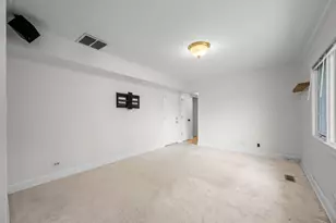 1925 Cloverdale Ct, Schaumburg, IL 60194 - Photo 20