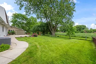 1925 Cloverdale Ct, Schaumburg, IL 60194 - Photo 38