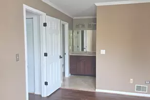 422 N Lake Shore Dr, Palatine, IL 60067 - Photo 10