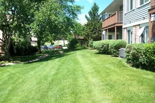 367 Pembroke Ln, Glen Ellyn, IL 60137 - Photo 4