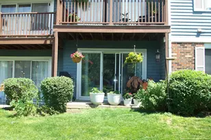 367 Pembroke Ln, Glen Ellyn, IL 60137 - Photo 2