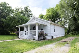 416 E Elm St, Salem, IL 62881 - Photo 2
