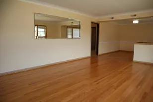 8755 S Fairfield Ave, Evergreen Park, IL 60805 - Photo 4