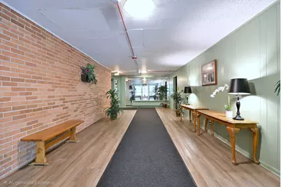 333 S East Avenue #202, Oak Park, IL 60302 - Photo 6