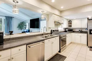 213 E Ellis Ave, Libertyville, IL 60048 - Photo 8
