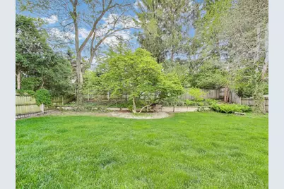 213 E Ellis Avenue, Libertyville, IL 60048 - Photo 34