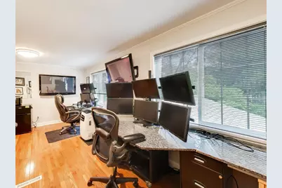 213 E Ellis Avenue, Libertyville, IL 60048 - Photo 24