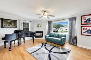 213 E Ellis Ave, Libertyville, IL 60048 - Photo 4