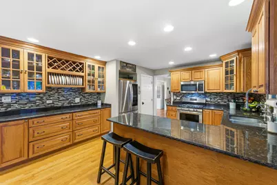 756 Oakwood Drive, Frankfort, IL 60423 - Photo 8