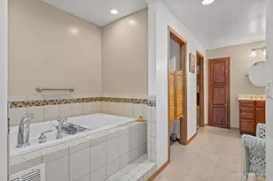 1423 N River Rd, McHenry, IL 60051 - Photo 50