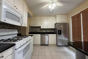 3021 Highland Ave, Wilmette, IL 60091 - Photo 4
