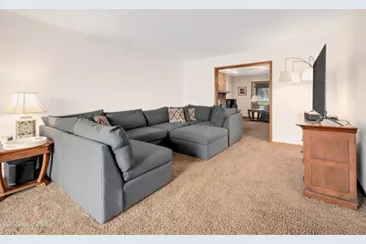 612 Stuart Drive, Carol Stream, IL 60188 - Photo 4