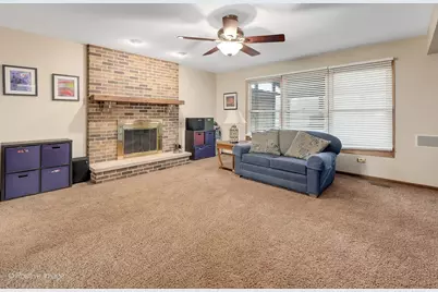 612 Stuart Drive, Carol Stream, IL 60188 - Photo 6