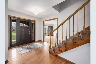 612 Stuart Drive, Carol Stream, IL 60188 - Photo 2