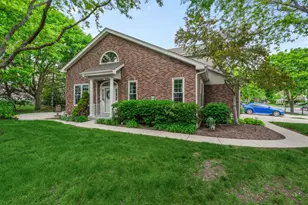 794 Pheasant Trail, Saint Charles, IL 60174 - Photo 2