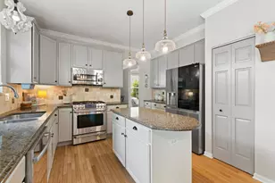 110 St Germain Pl, Saint Charles, IL 60175 - Photo 10