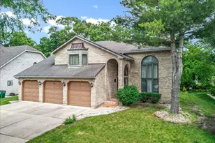 193 Rosedale Ct, Bloomingdale, IL 60108 - Photo 1