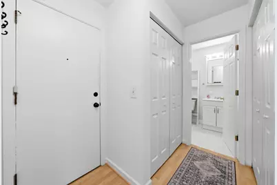 5740 Concord Lane #13, Clarendon Hills, IL 60514 - Photo 2