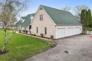 1575 Creek Rd, Plano, IL 60545 - Photo 4