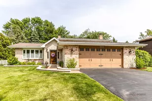 333 Killdeer Rd, Bloomingdale, IL 60108 - Photo 2