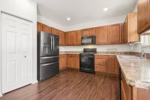 1911 Willoughby Ln, Joliet, IL 60431 - Photo 2
