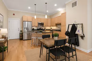 819 Foster St, Evanston, IL 60201 - Photo 8